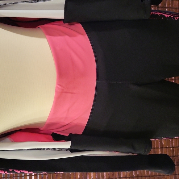 Livi Sophie theallet active set - Picture 5 of 7